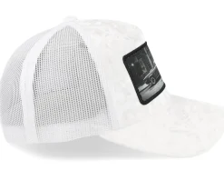 American Muscle Car In The Street Velvet White A-Frame Trucker - Calza Pennello