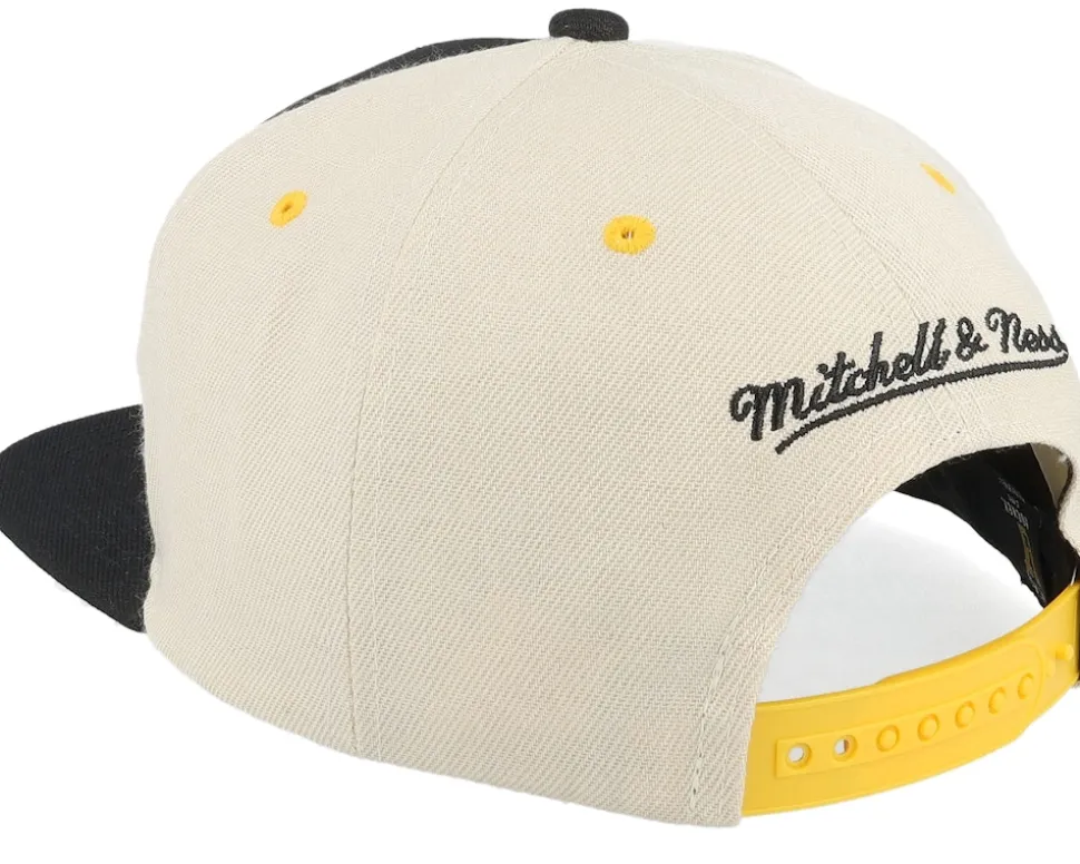 Boston Bruins Pop Panel Off White/Black Snapback - Mitchell & Ness