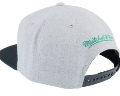 Boston Celtics Core Basic Grey Heather/Black Snapback - Mitchell & Ness