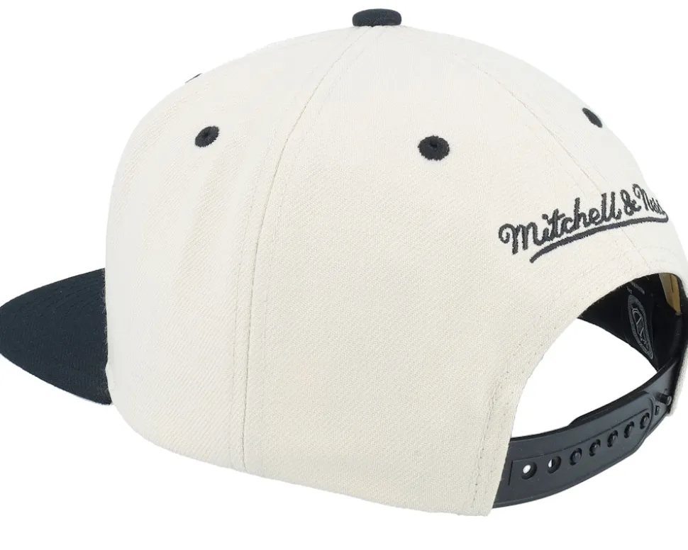 Chicago Blackhawks Evergreen Cream Black Hwc Off White/Black Snapback - Mitchell & Ness