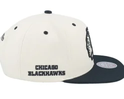 Chicago Blackhawks Evergreen Cream Black Hwc Off White/Black Snapback - Mitchell & Ness