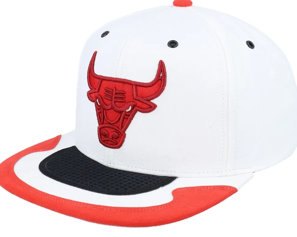Chicago Bulls Day 4 Suede White/Red Snapback - Mitchell & Ness