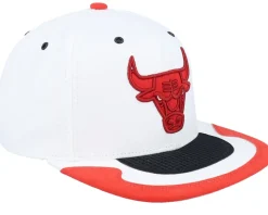 Chicago Bulls Day 4 Suede White/Red Snapback - Mitchell & Ness