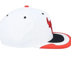 Chicago Bulls Day 4 Suede White/Red Snapback - Mitchell & Ness