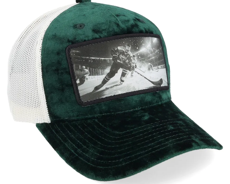 Ice Hockey Player Patch Velvet Green/Ivory A-Frame Trucker - Calza Pennello