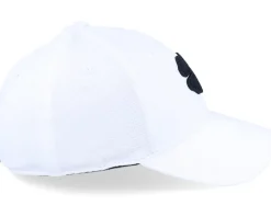 Iron X Snow White/Black Flexfit - Black Clover