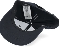Play Local Tech Cap Black/White Glow Adjustable - Puma