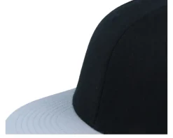 Premium 210 2-Tone Black/Grey Fitted - Flexfit