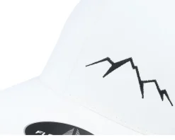 Small Mountain Delta White Flexfit - Wild Spirit