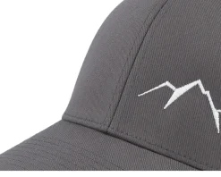 Small Mountain White/Dark Grey Flexfit - Wild Spirit