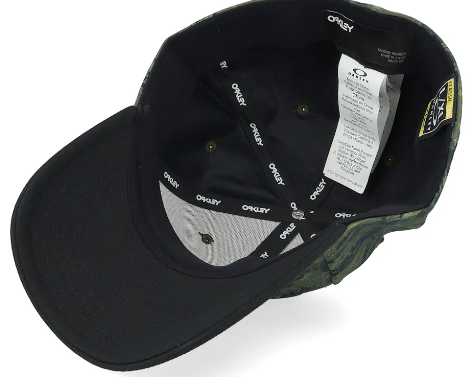 Stretch Hat Embossed Tiger Mountain Camo Green Flexfit - Oakley
