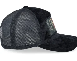 The Hollow Velvet Black/Black A-frame Trucker - Scenes