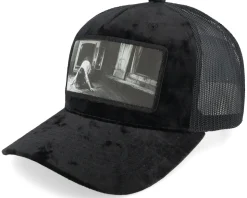 Tv Broken Velvet Black/Black A-frame Trucker - Scenes