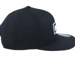 Two Faced Black W Patch Snapback - Black Clover